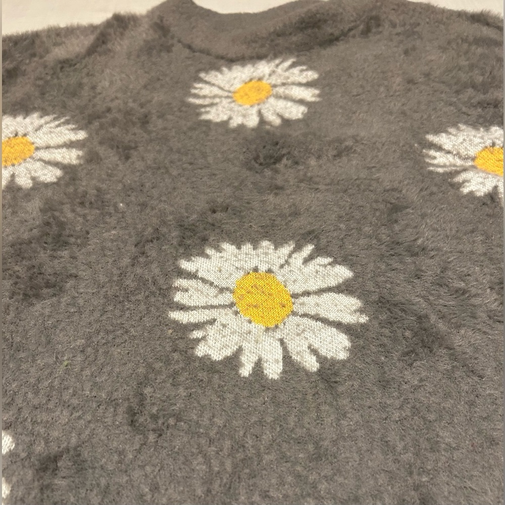 Simply Southern Gray Sweater with Daisy Pattern - Picture 5 of 8